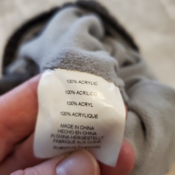 Oakley fleece lined cabled hat - Picture 5 of 6